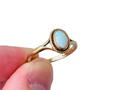 Antique 9ct Gold Opal Ring