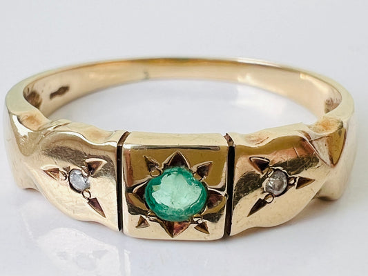 9ct Gold Emerald & Diamond Ring