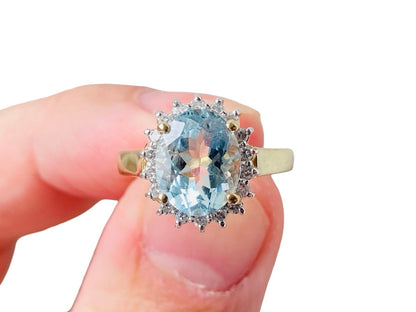 9ct Gold Aquamarine & Diamond Ring