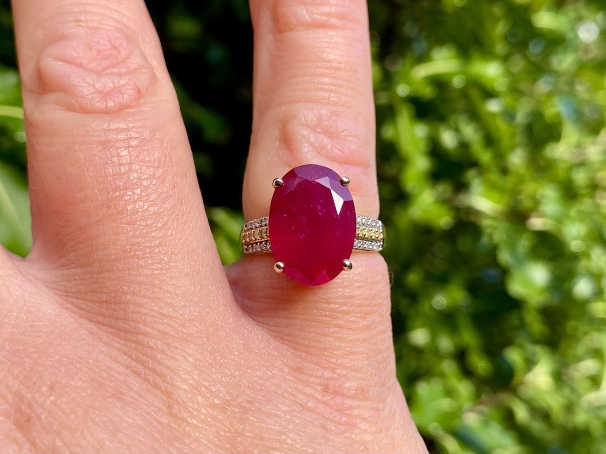 9ct Gold Ruby & Diamond Ring