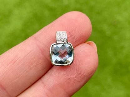18ct Gold Aquamarine & Diamond Pendant
