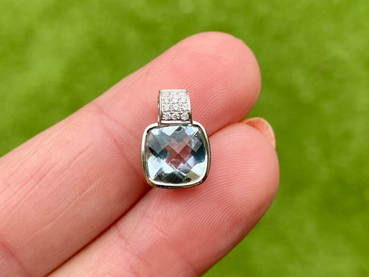 18ct Gold Aquamarine & Diamond Pendant