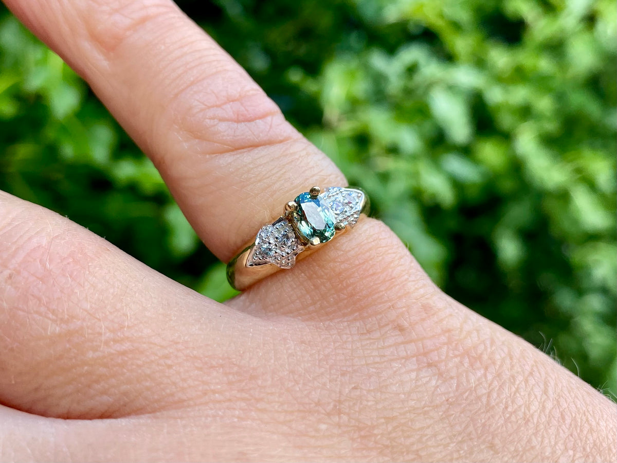 9ct Gold Green & White Sapphire Ring
