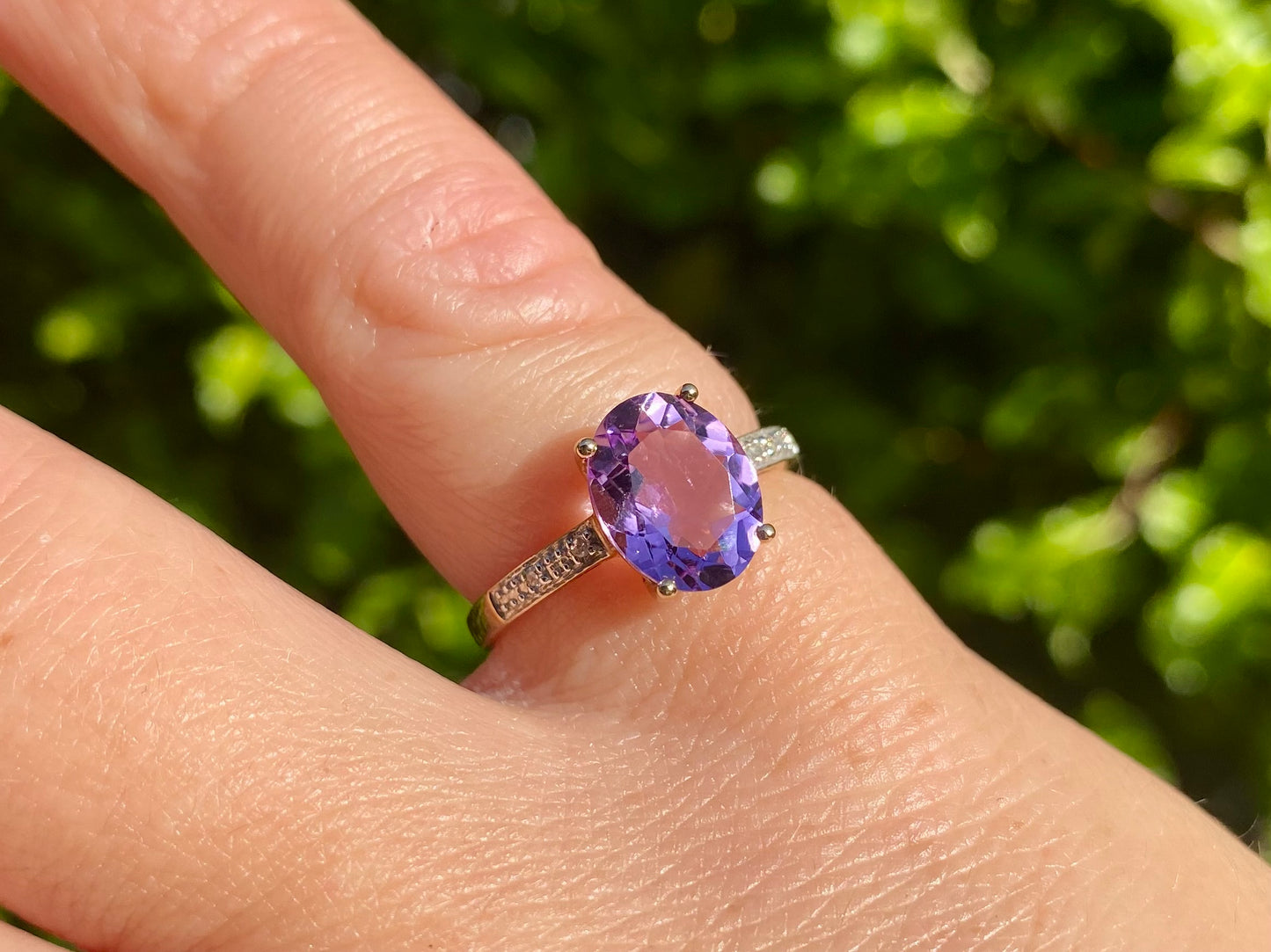9ct Gold Amethyst & Diamond Ring