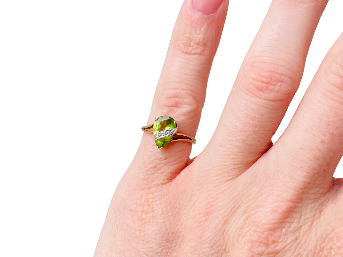 9ct Gold Peridot & Diamond Ring