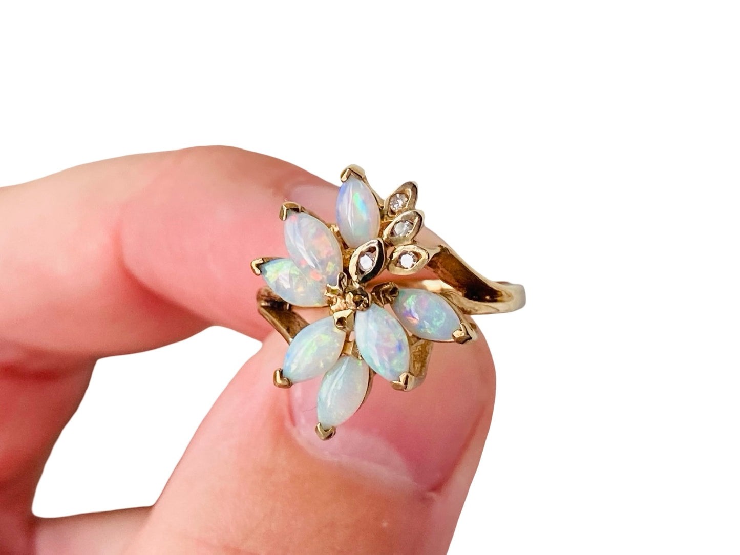 Vintage 9ct Gold Opal & Diamond Ring