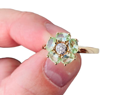 9ct Gold Green Garnet & Diamond Ring