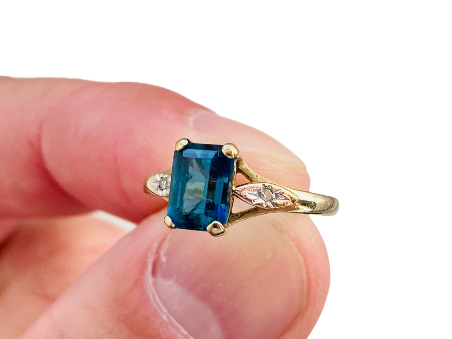 Vintage 9ct Gold Topaz & Diamond Ring