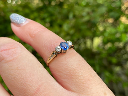 Vintage 9ct Gold Sapphire & Diamond Ring