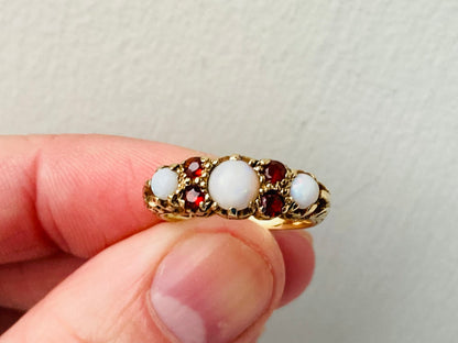 9ct Gold Opal & Garnet Ring