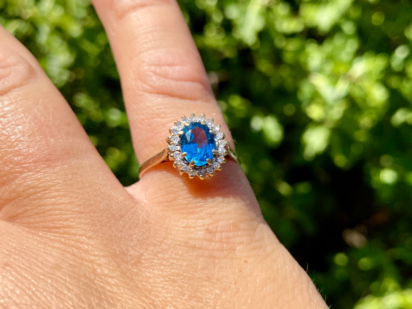 Vintage 9ct Gold Topaz & Diamond Ring