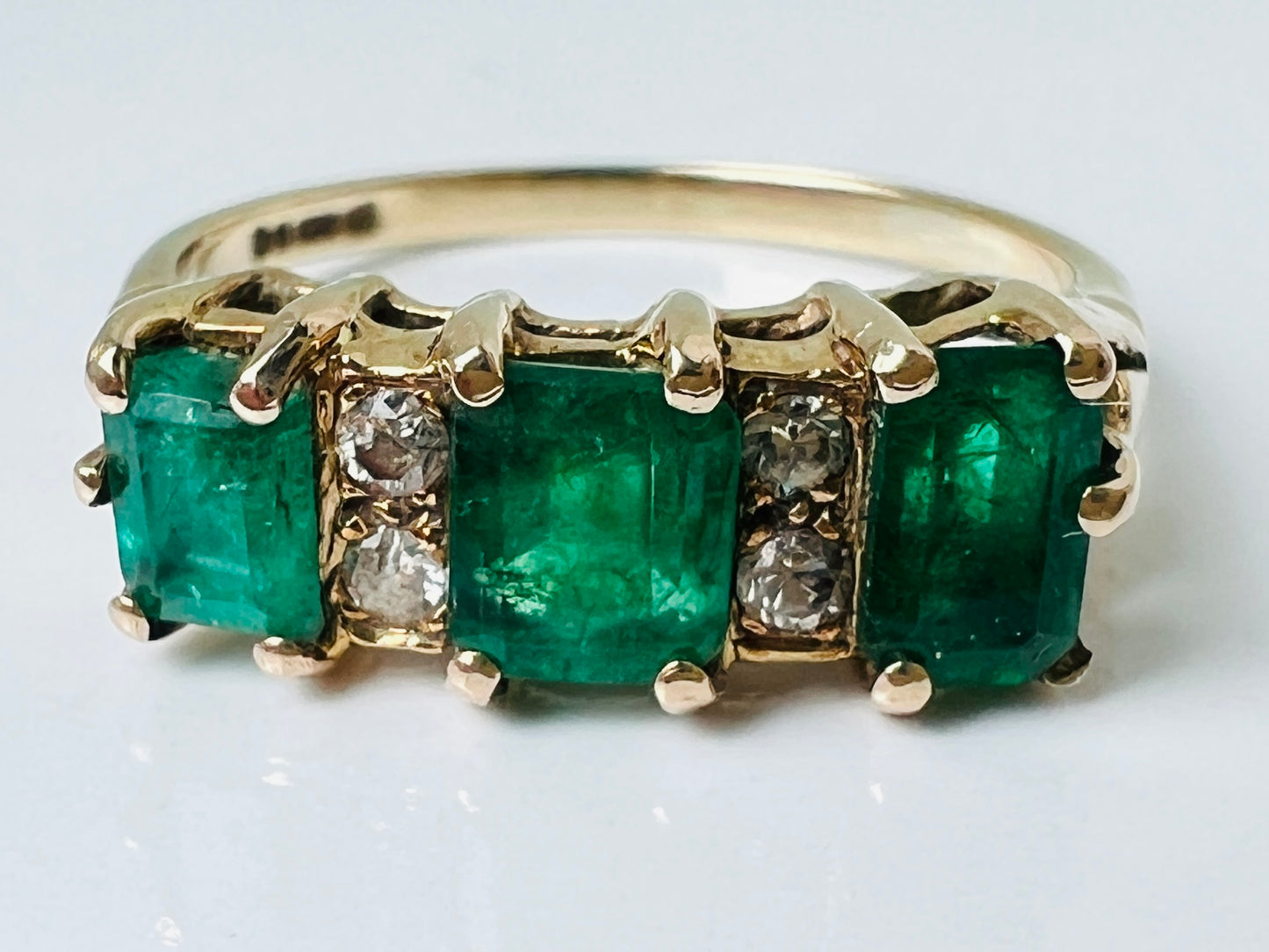 Vintage 9ct Gold Emerald & Diamond Ring