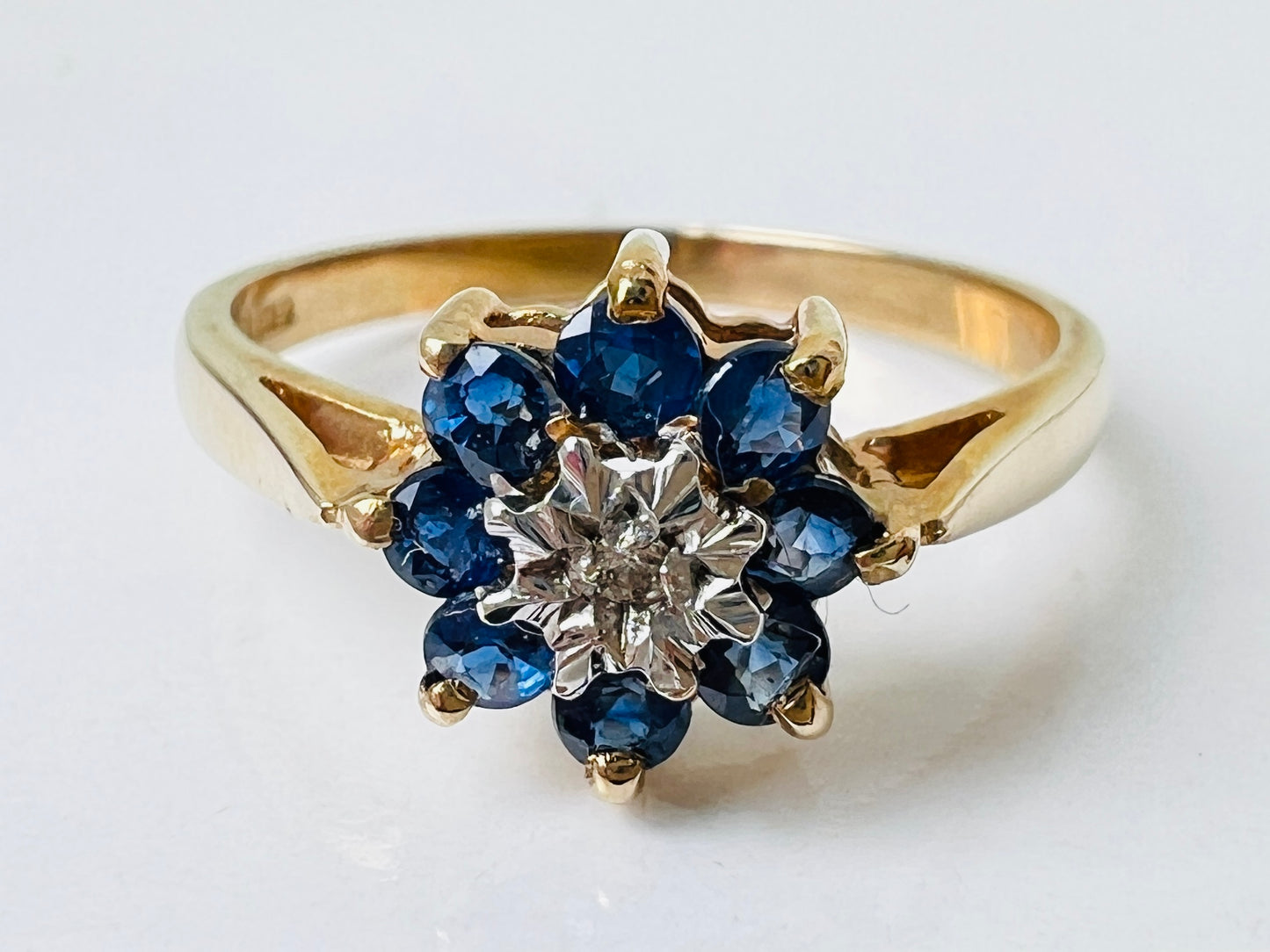 9ct Gold Sapphire & Diamond Ring