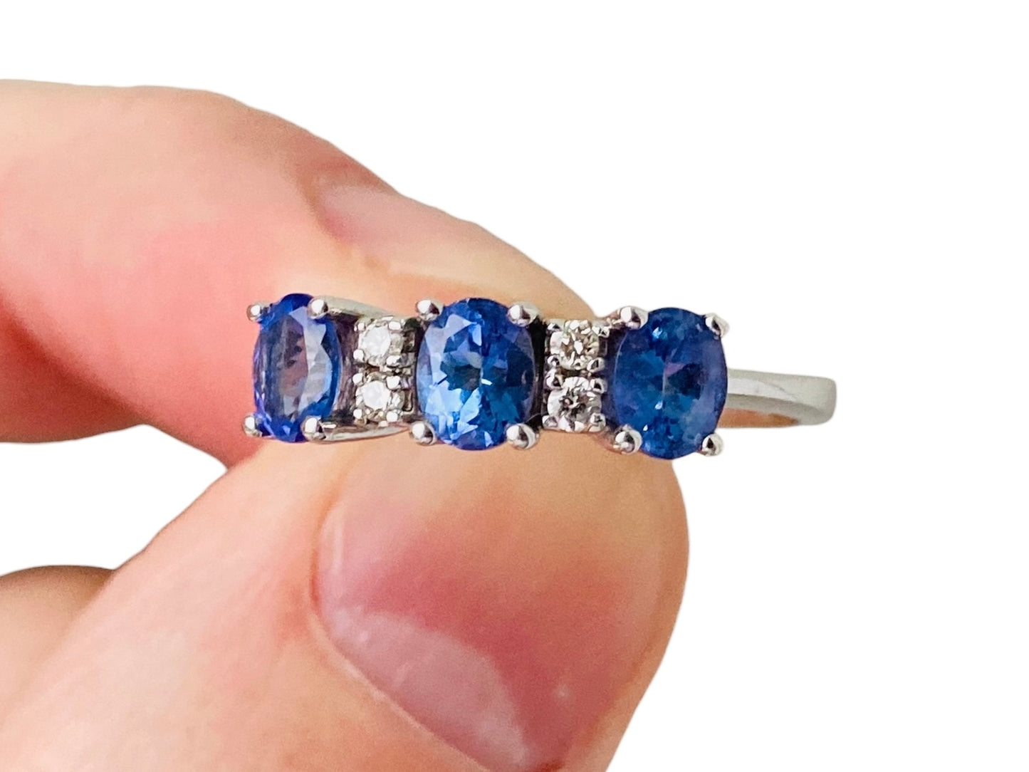 14ct Gold Tanzanite & Diamond Ring