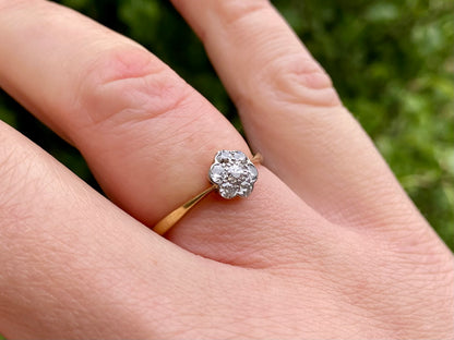 Antique 18ct Gold Diamond Daisy Ring