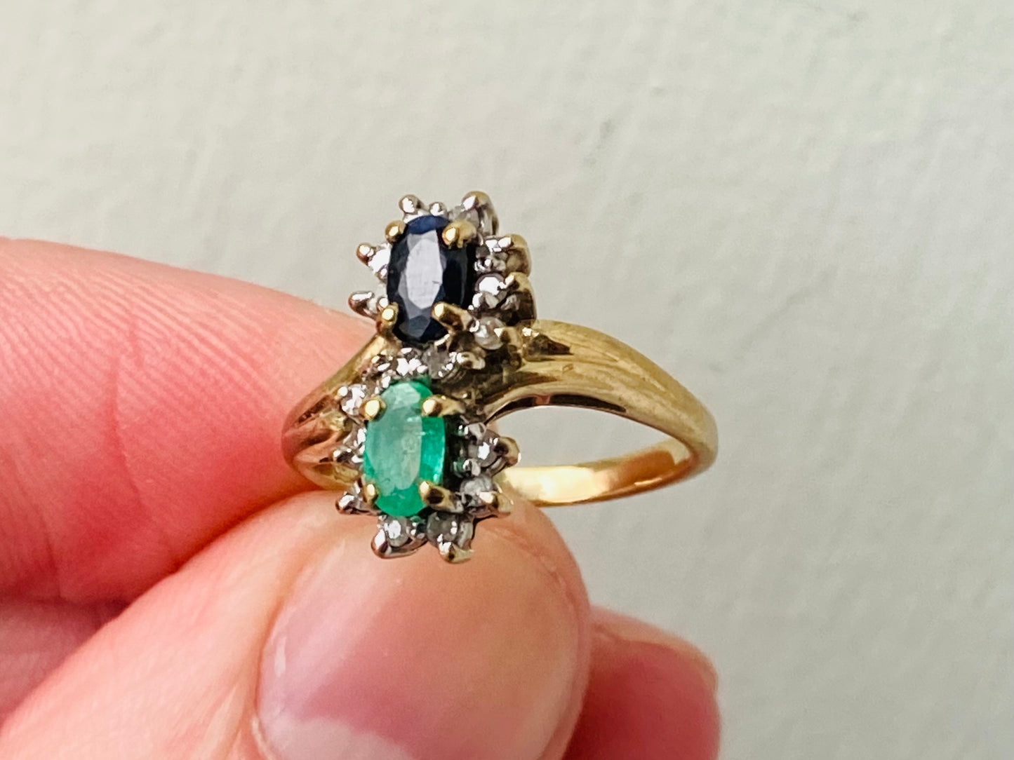 Vintage 9ct Gold Emerald, Sapphire & Diamond Ring