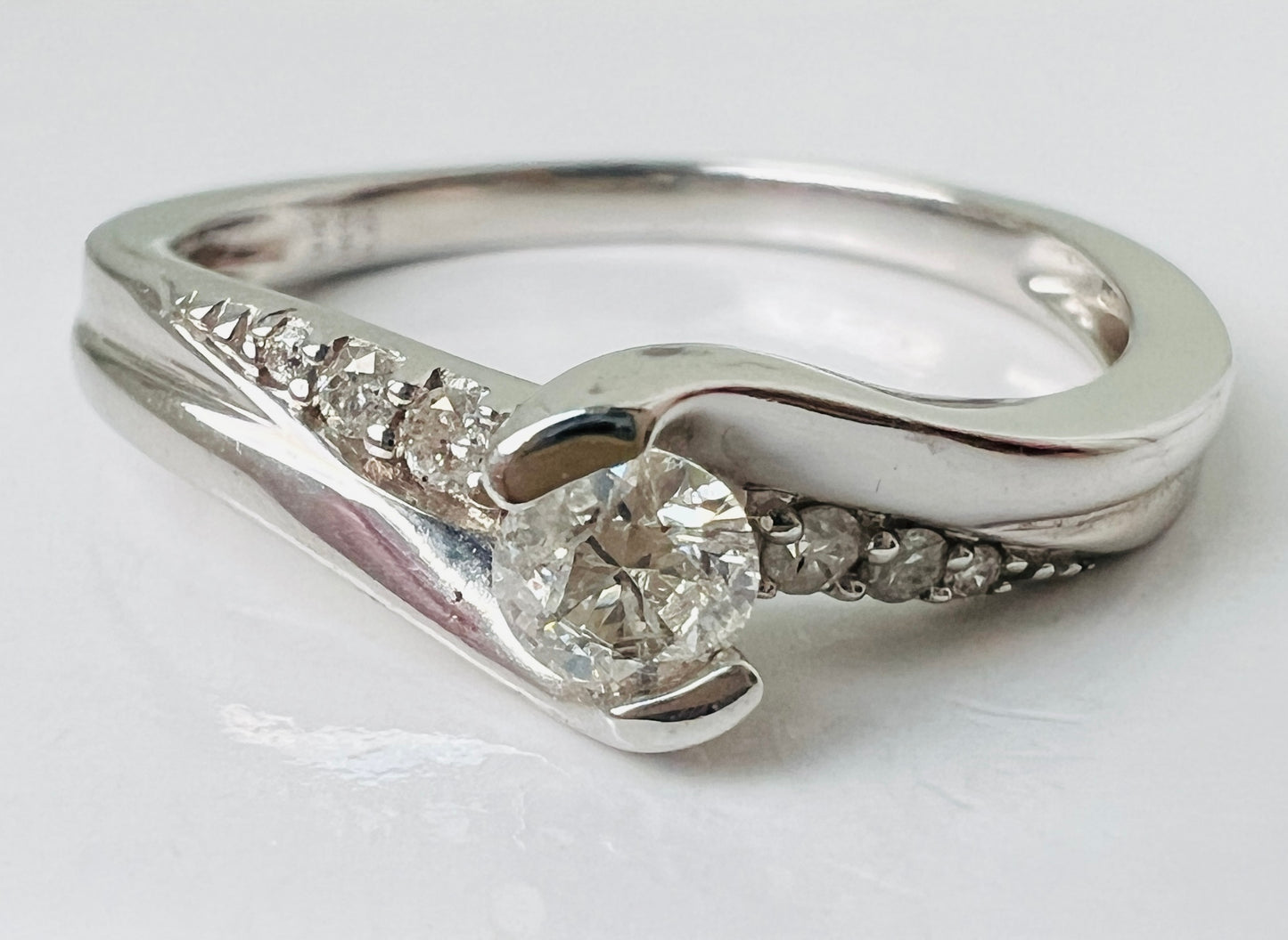 9ct Gold Diamond Ring