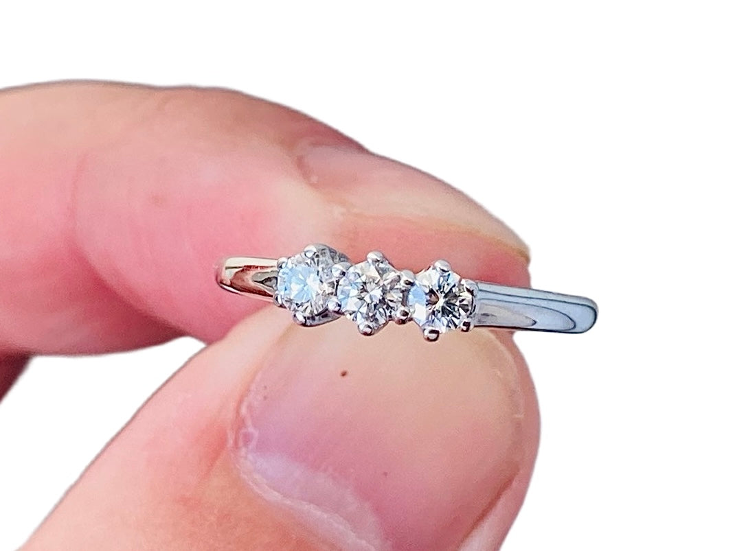 18ct Gold Three-Stone Diamond Ring