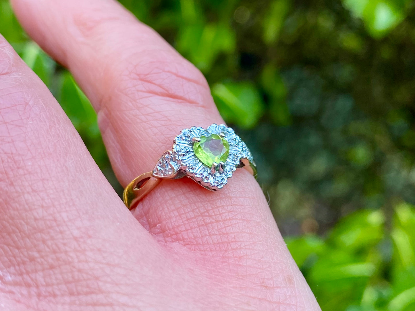 9ct Gold Peridot & Diamond Ring