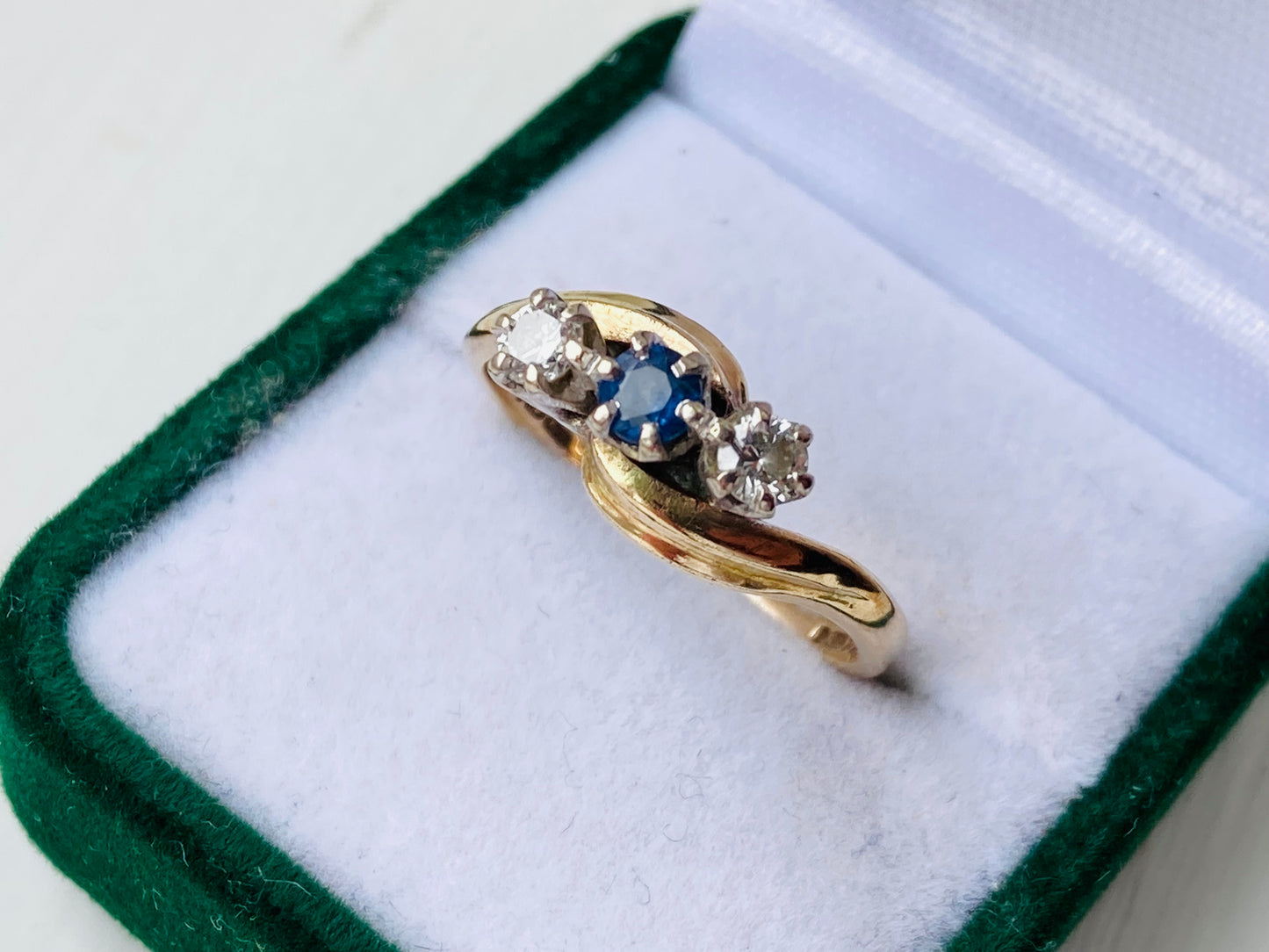 9ct Gold Sapphire & Diamond Ring