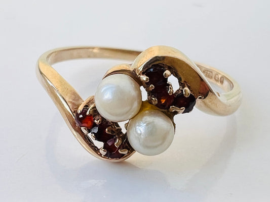 Vintage 9ct Gold Garnet & Pearl Ring