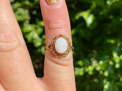 Vintage 9ct Gold Opal Ring