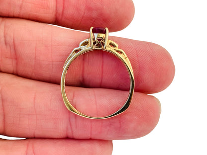 9ct Gold Ruby & Diamond Ring