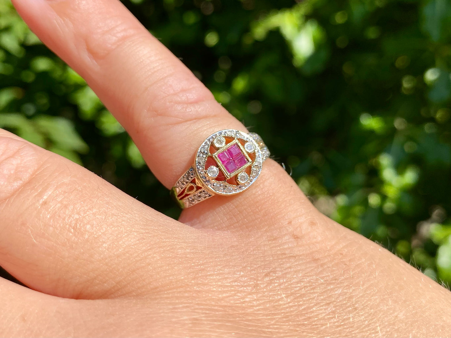 9ct Gold Ruby & Diamond Ring