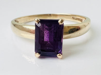 9ct Gold Amethyst Ring