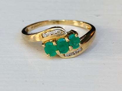 9ct Gold Emerald & Diamond Ring