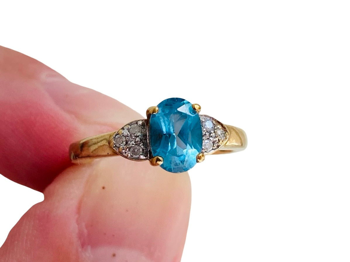 9ct Gold Topaz & Diamond Ring