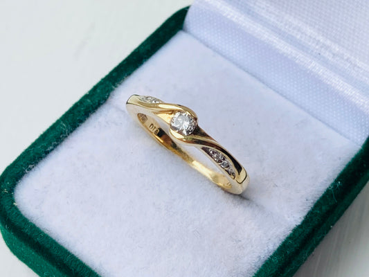 9ct Gold Diamond Ring