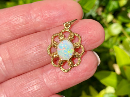 Vintage 9ct Gold Opal Pendant