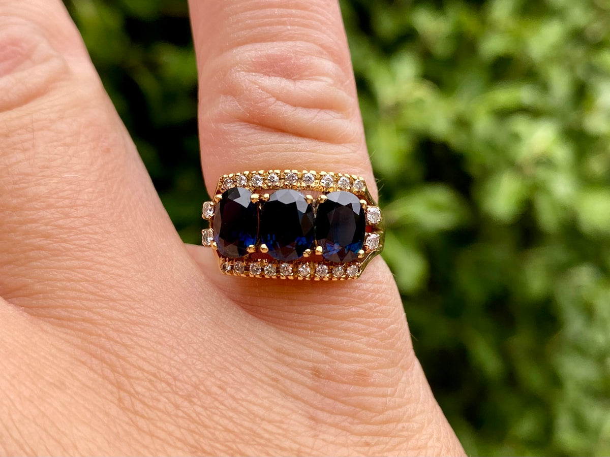 Vintage 18ct Gold Sapphire & Diamond Ring