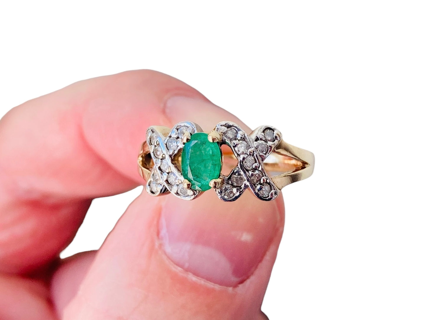 10ct Gold Emerald & Diamond Ring