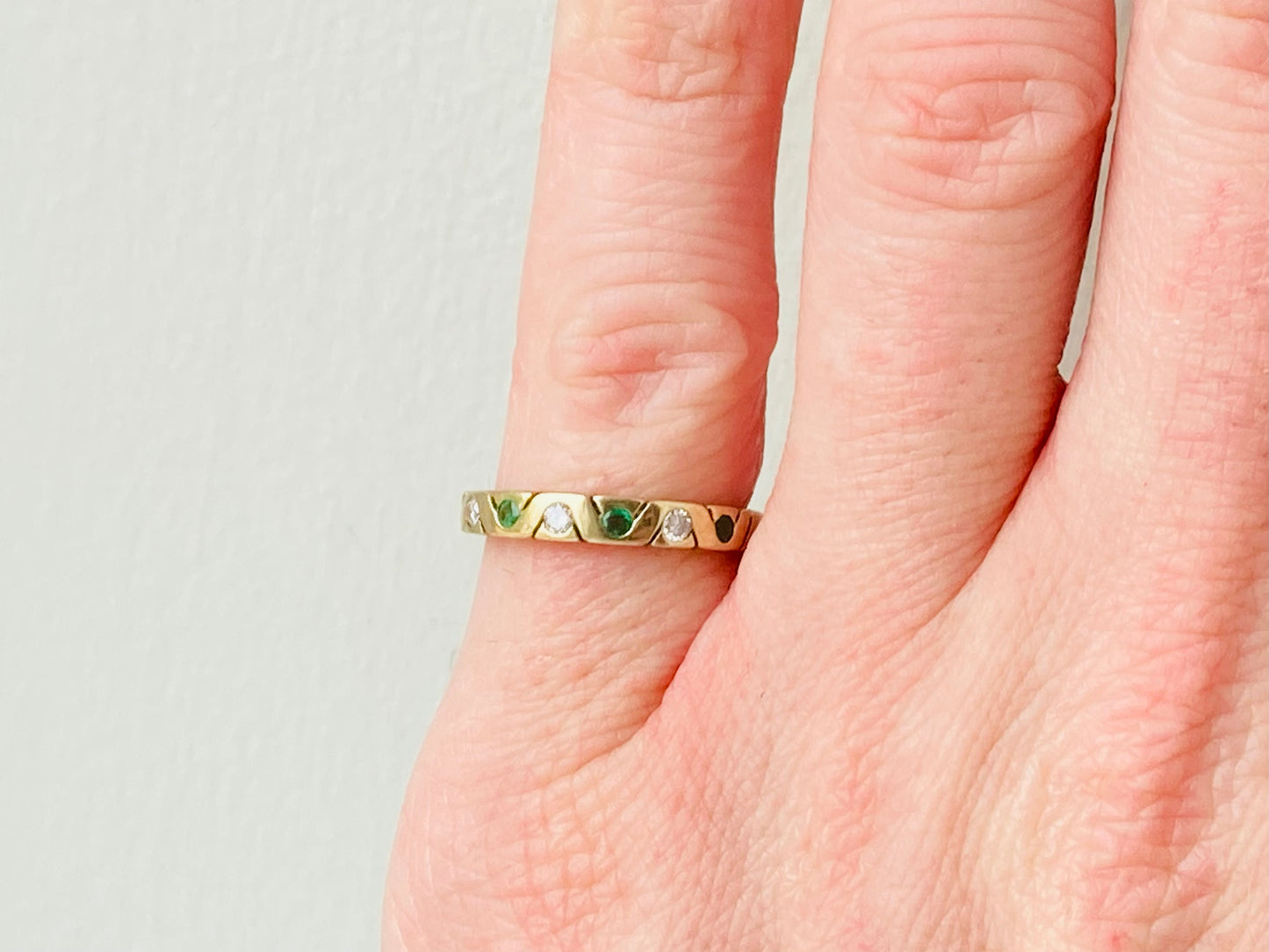 9ct Gold Emerald & Diamond Ring