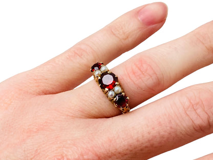 Vintage 9ct Gold Garnet & Pearl Ring