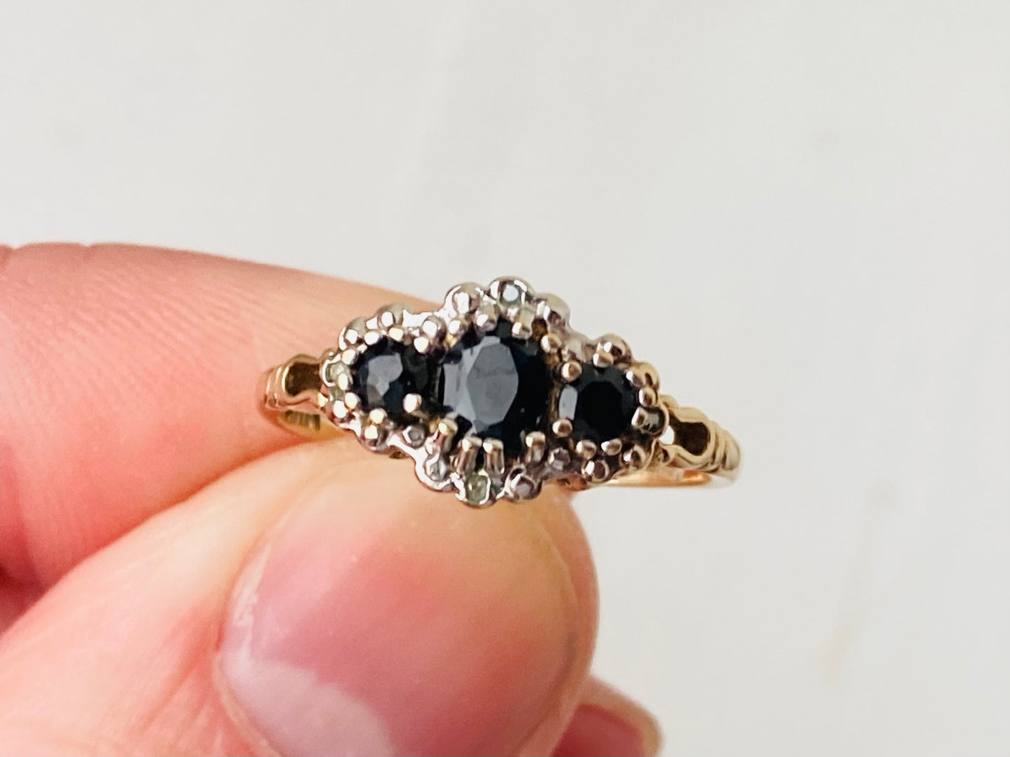 9ct Gold Sapphire & Diamond Ring