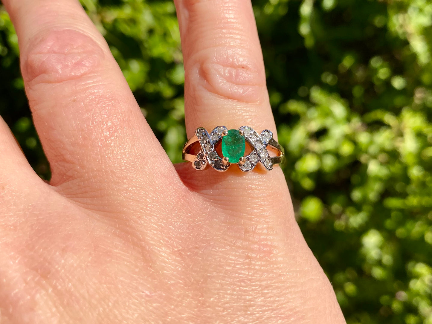 10ct Gold Emerald & Diamond Ring