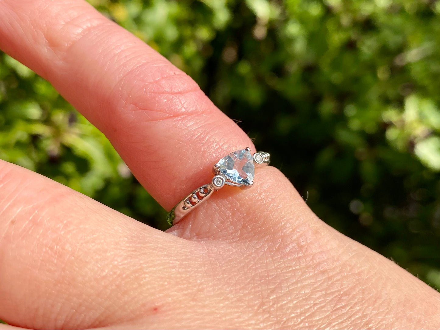 9ct Gold Aquamarine & Diamond Ring