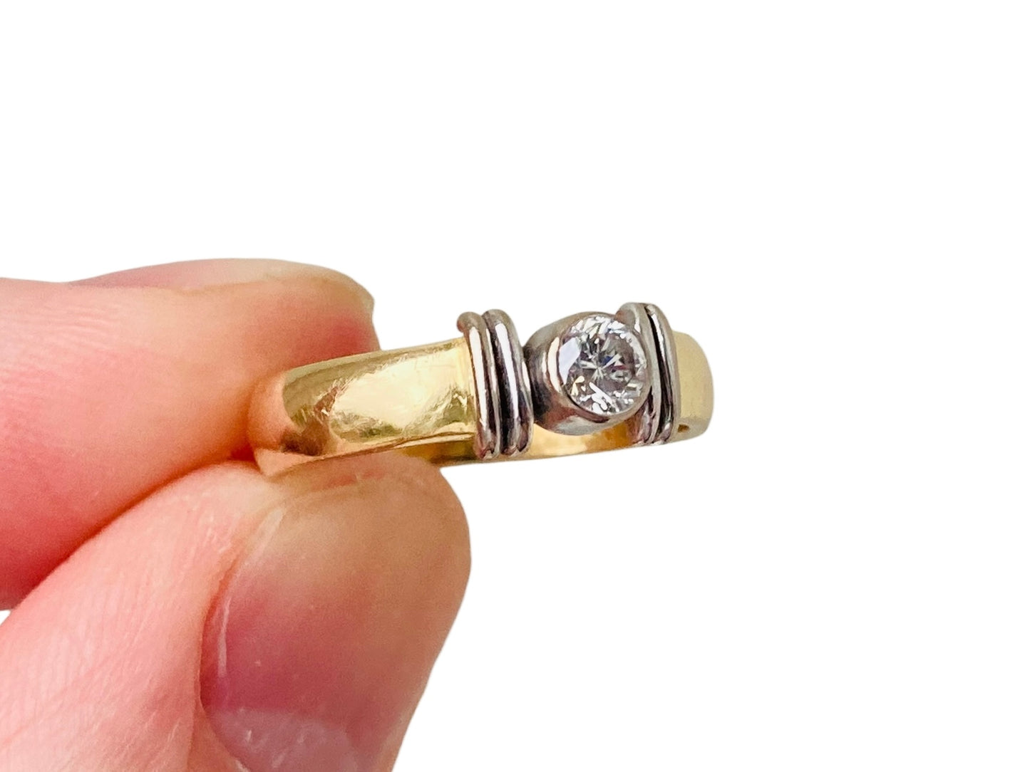 18ct Gold Diamond Solitaire Ring