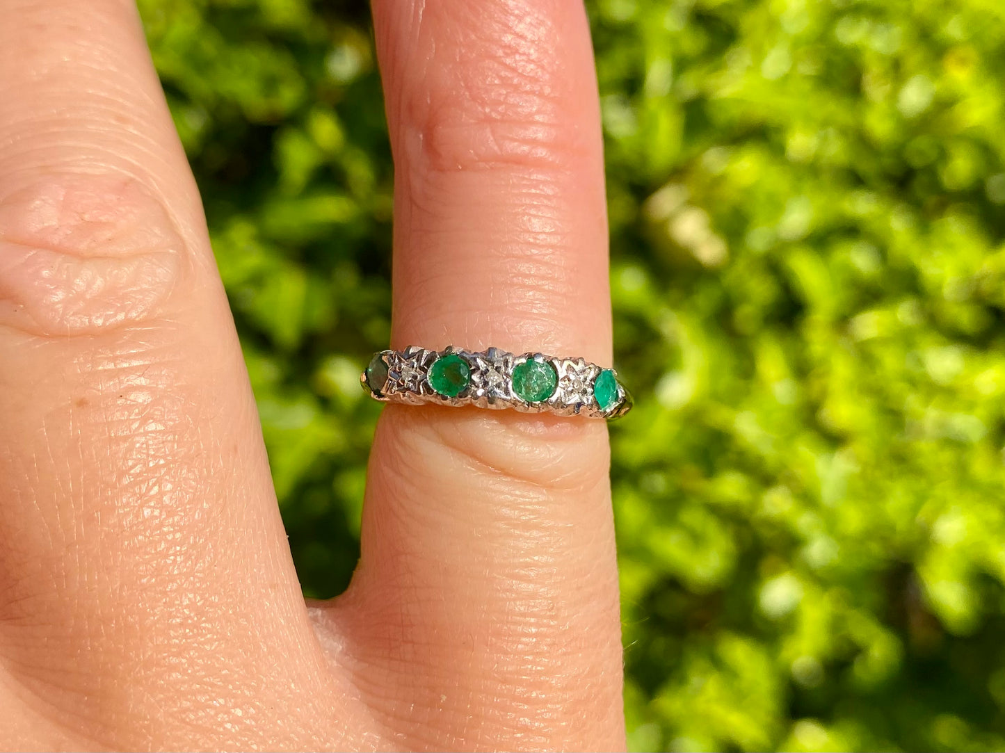 9ct Gold Emerald & Diamond Ring