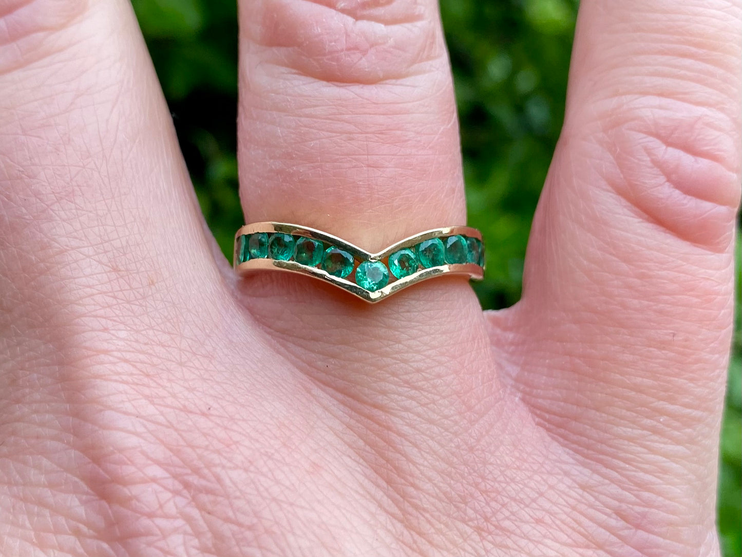 9ct Gold Emerald Wishbone Ring