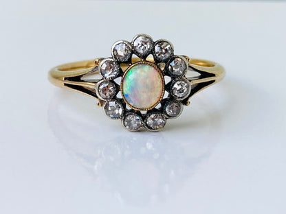 Antique 18ct Gold Opal & Diamond Ring