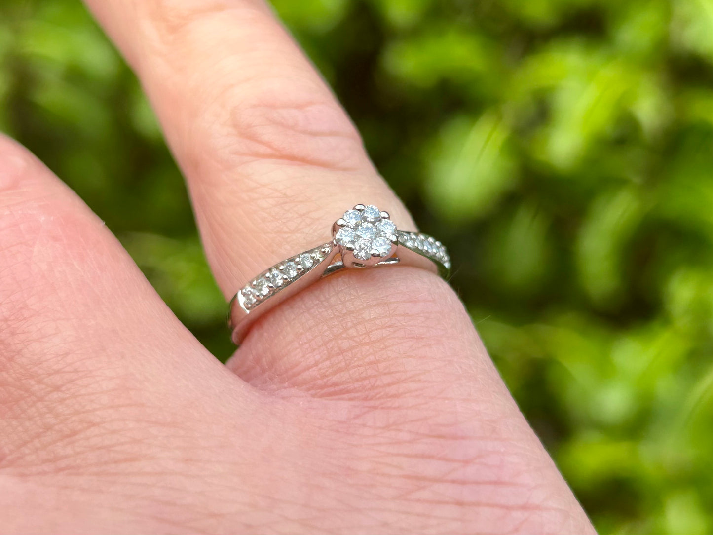 9ct Gold Diamond Ring