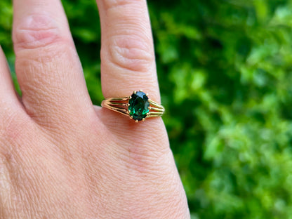 Vintage 18ct Gold Green Tourmaline Ring