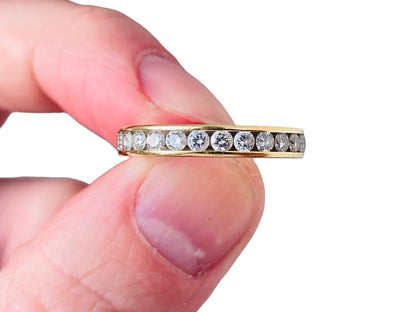 18ct Gold Fifteen-Stone Diamond Ring