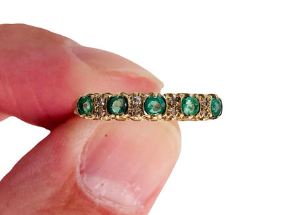 Vintage 9ct Gold Emerald & Diamond Ring
