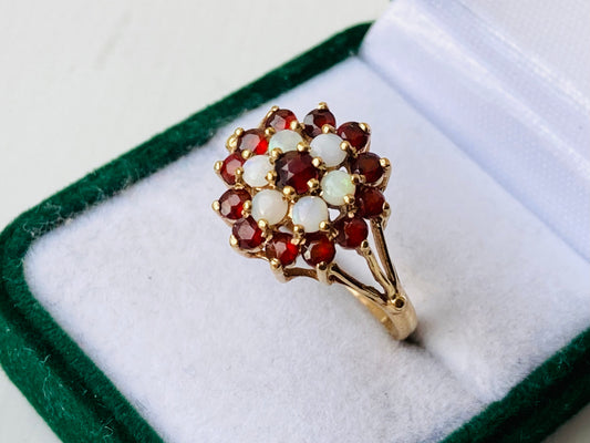 Vintage 9ct Gold Garnet & Opal Ring