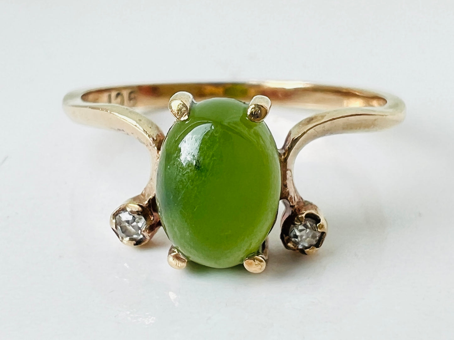 Vintage 9ct Gold Jade & Diamond Ring